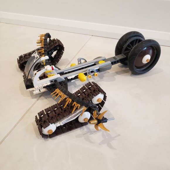 LEGO Ninjago Ultra Sonic Raider Set 9449 - Picture 12 of 12